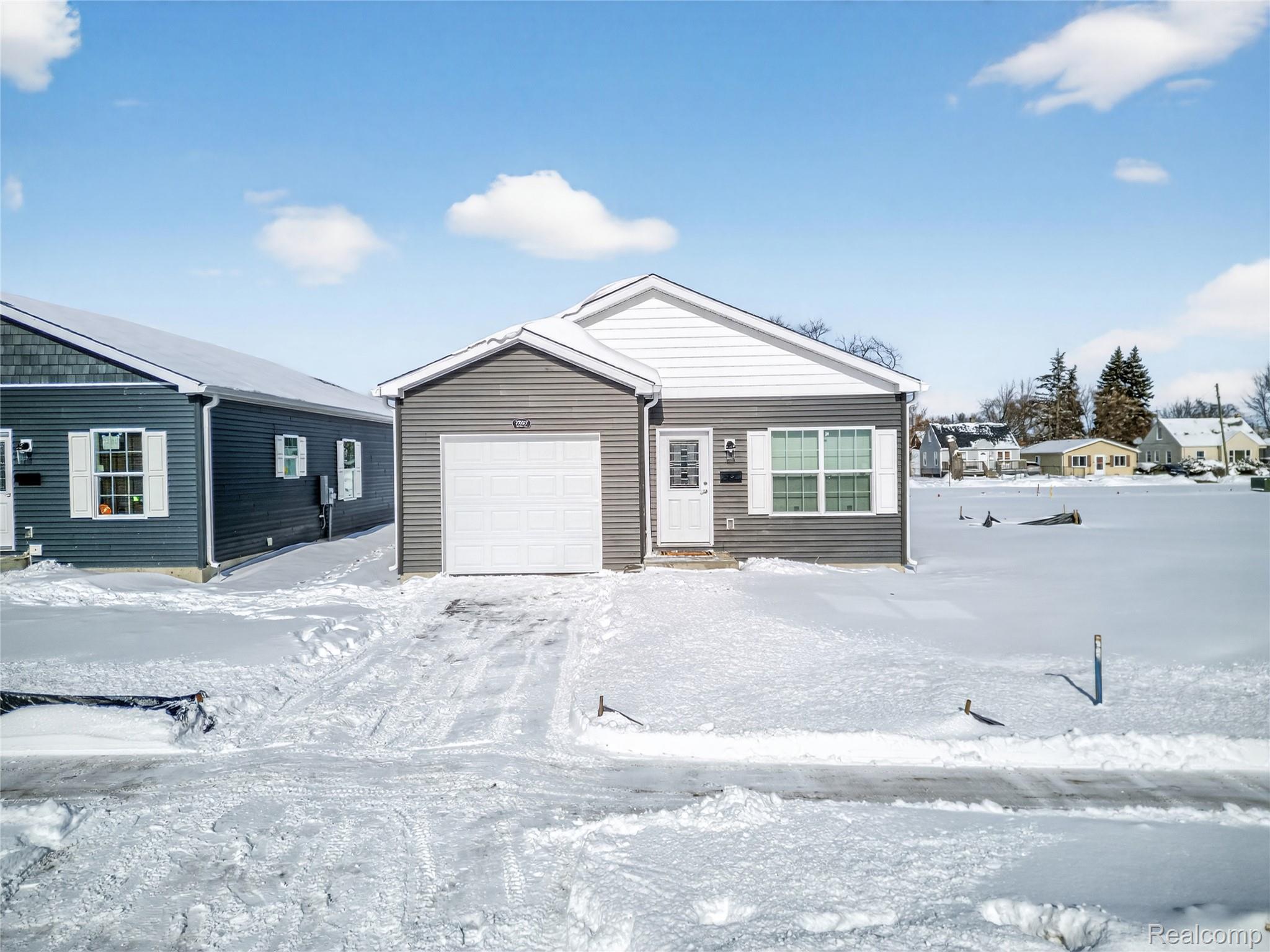 7551, Packard Ave, Warren, Michigan, 48091