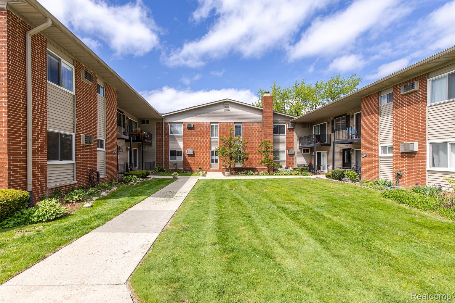 4103, Benjamin, Royal Oak, Michigan, 48073