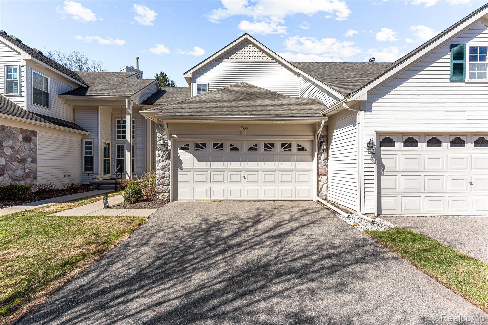 1033, Calpernia, Wixom, Michigan, 48393