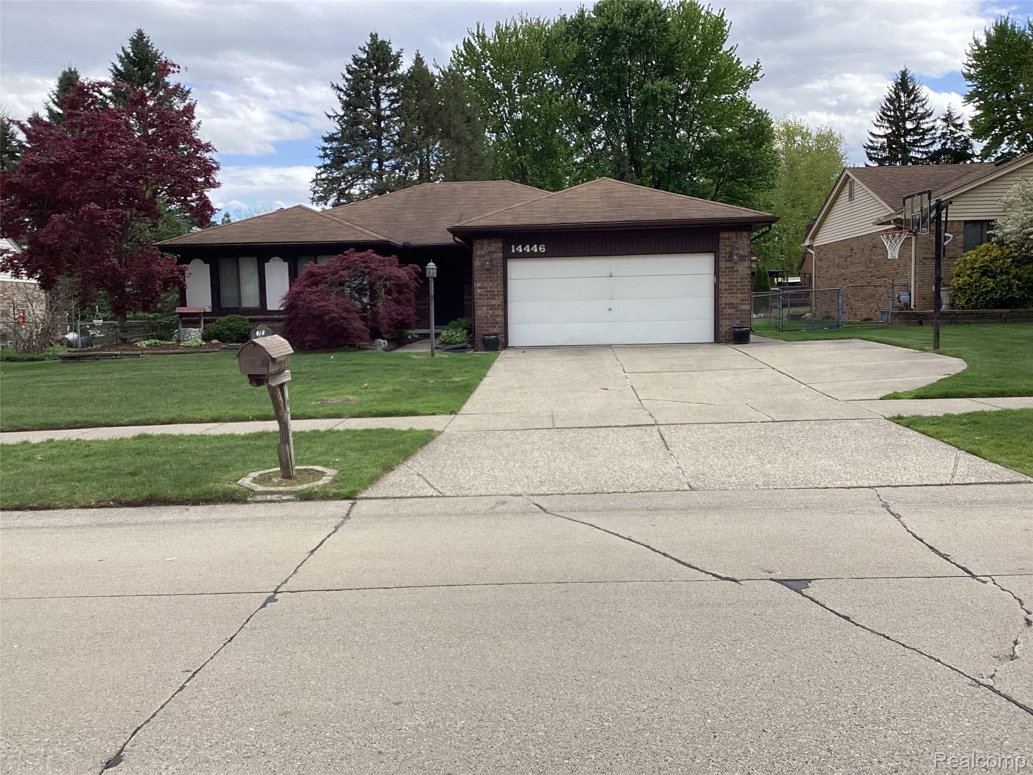 14446, Longview, Sterling Heights, Michigan, 48313