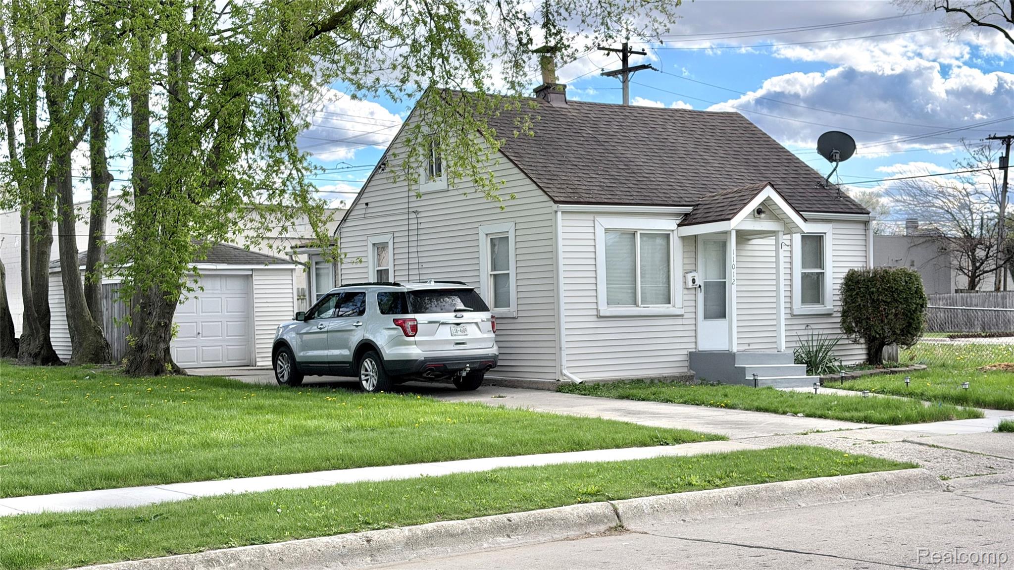 11012, Paige, Warren, Michigan, 48089