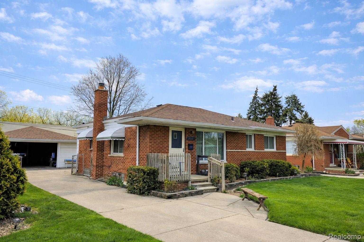 24245, Prairie, Warren, Michigan, 48089