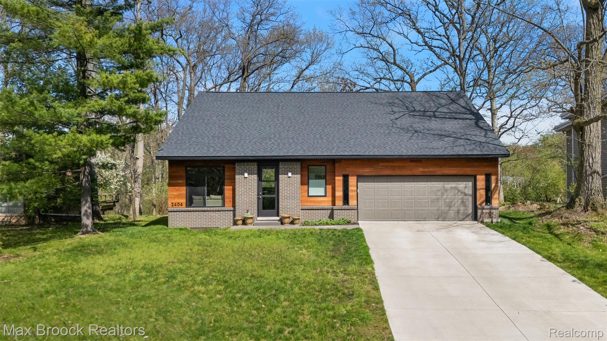 2404, Uplong, West Bloomfield, Michigan, 48324