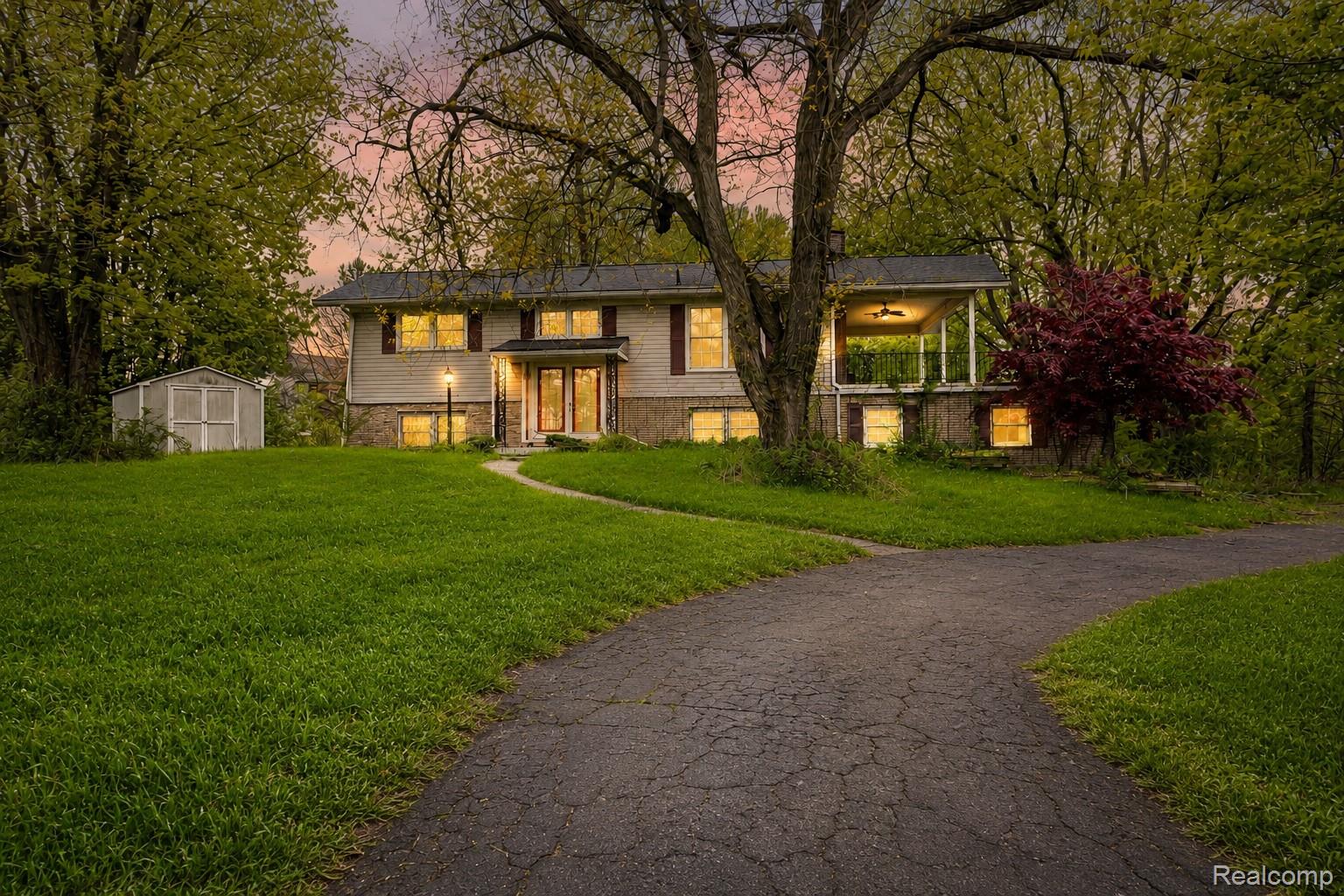 21411, Pontiac, South Lyon, Michigan, 48178