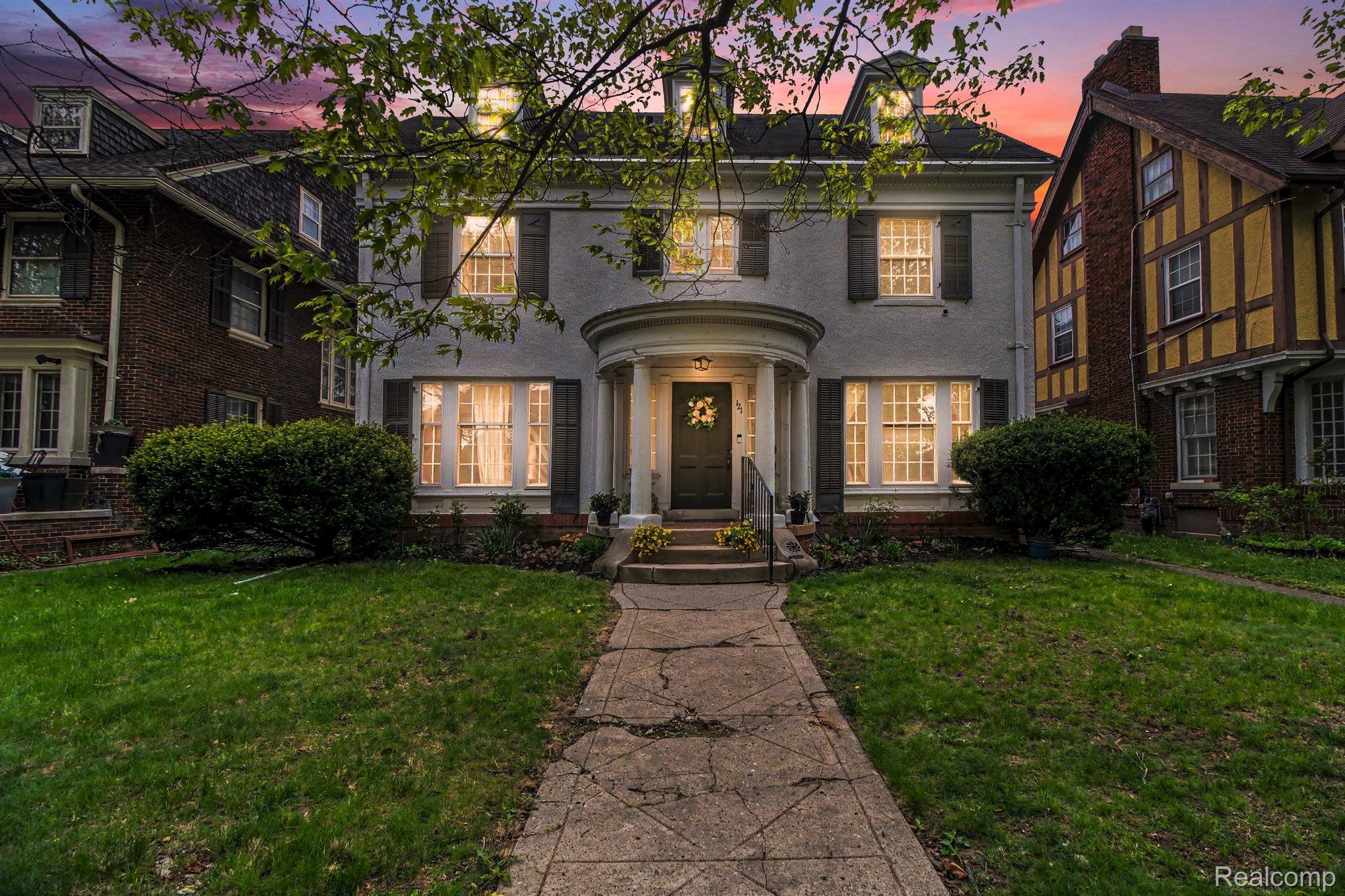 121, Longfellow, Detroit, Michigan, 48202