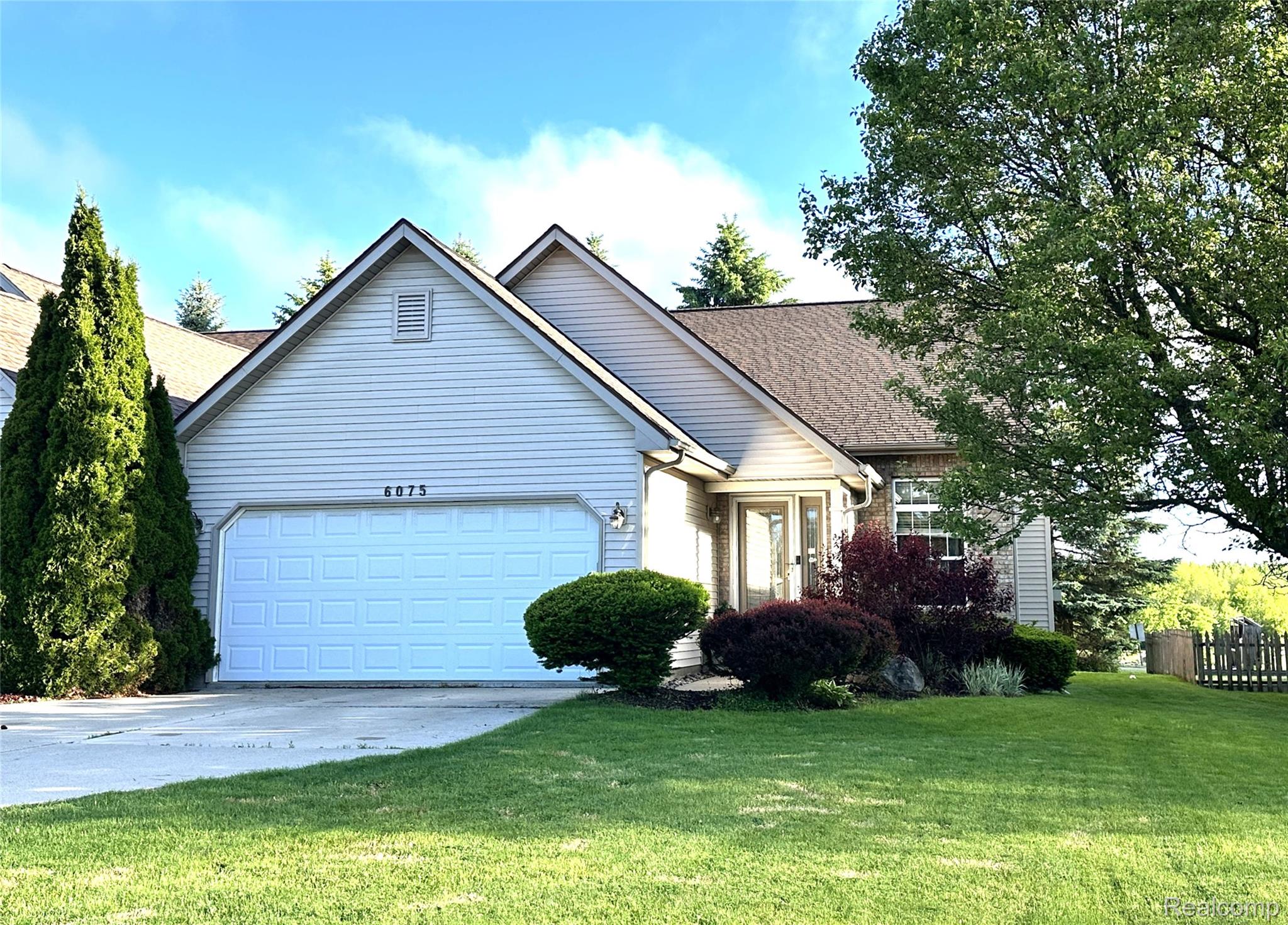 6075, Davison, Burton, Michigan, 48509