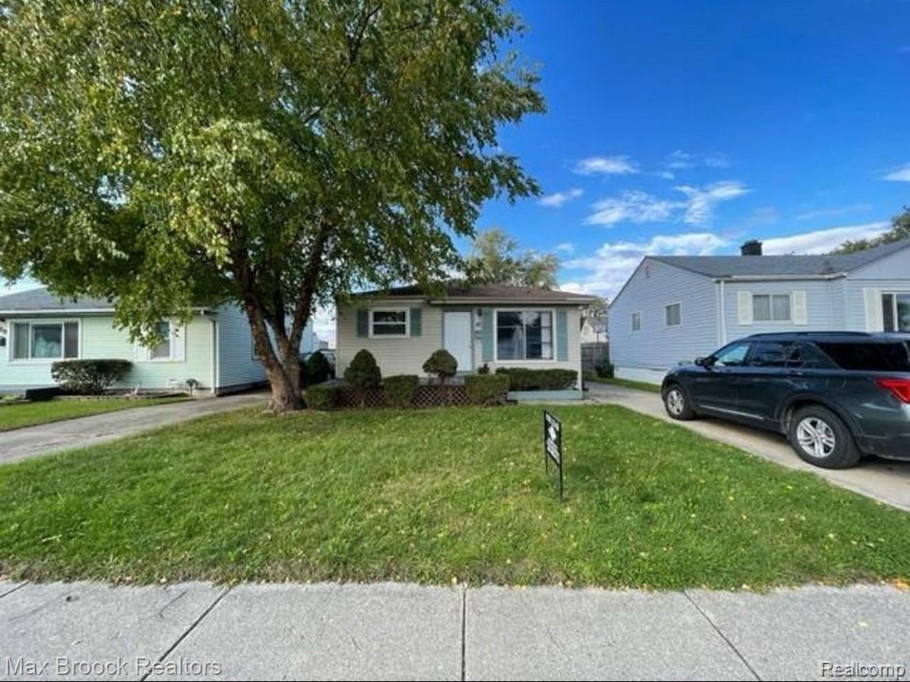 47, Barrett, Madison Heights, Michigan, 48071