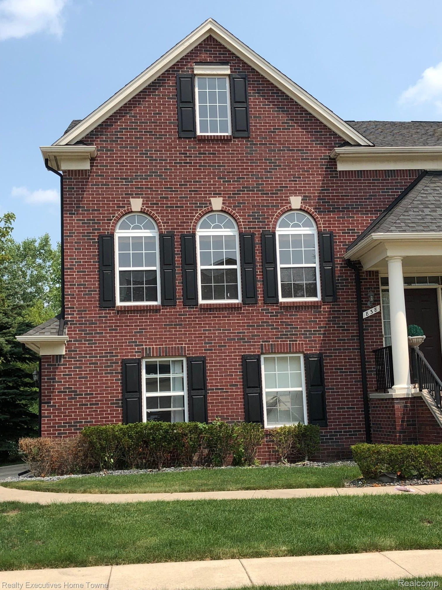 838, Red Run, Troy, Michigan, 48085