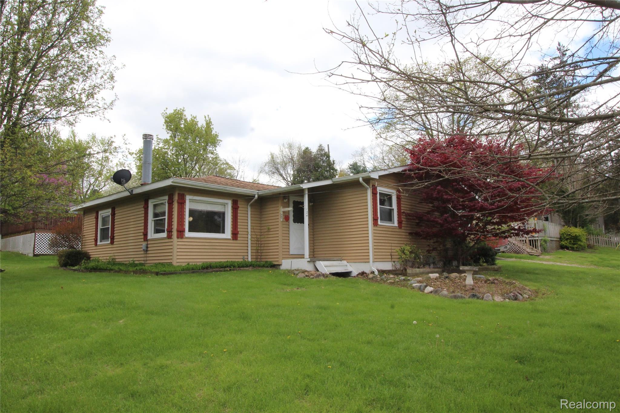 124, Lafayette, Milford, Michigan, 48381