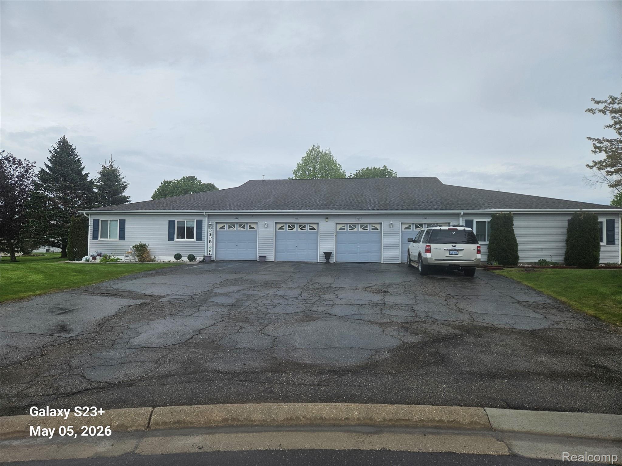 1137, Parkside, Grand Blanc, Michigan, 48439