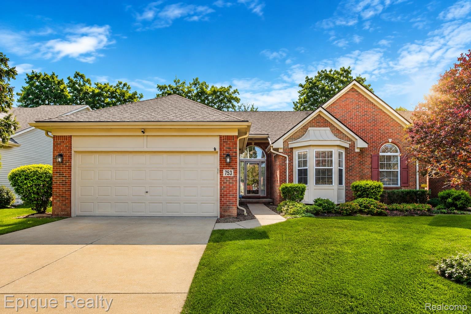 753, Woodhaven, Commerce Twp, Michigan, 48390