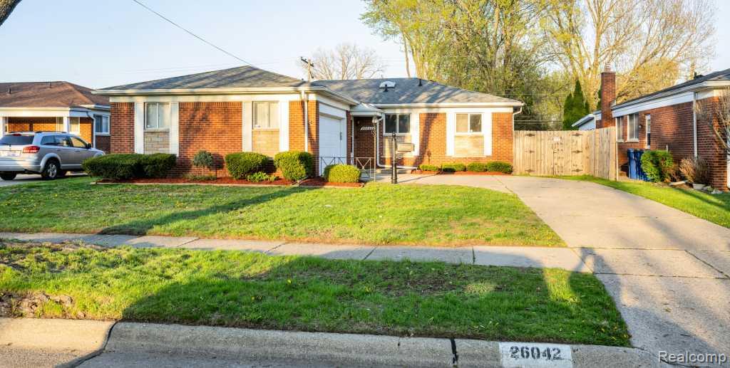 26042, Dover, Warren, Michigan, 48089