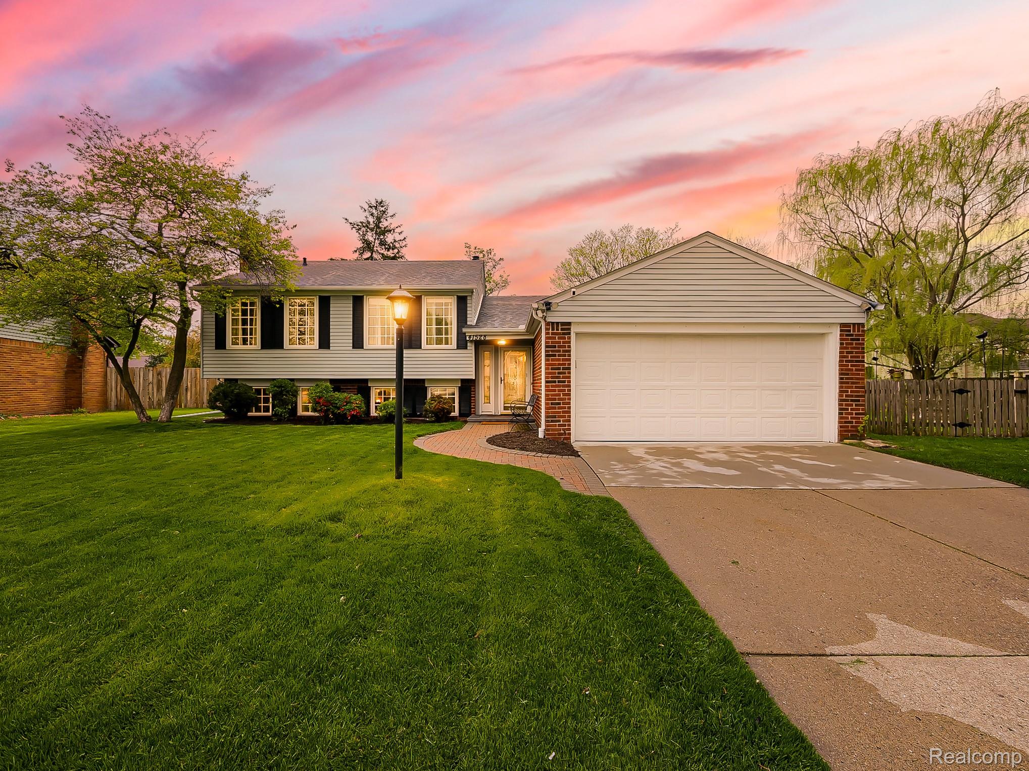41528, Greenwood, Canton, Michigan, 48187