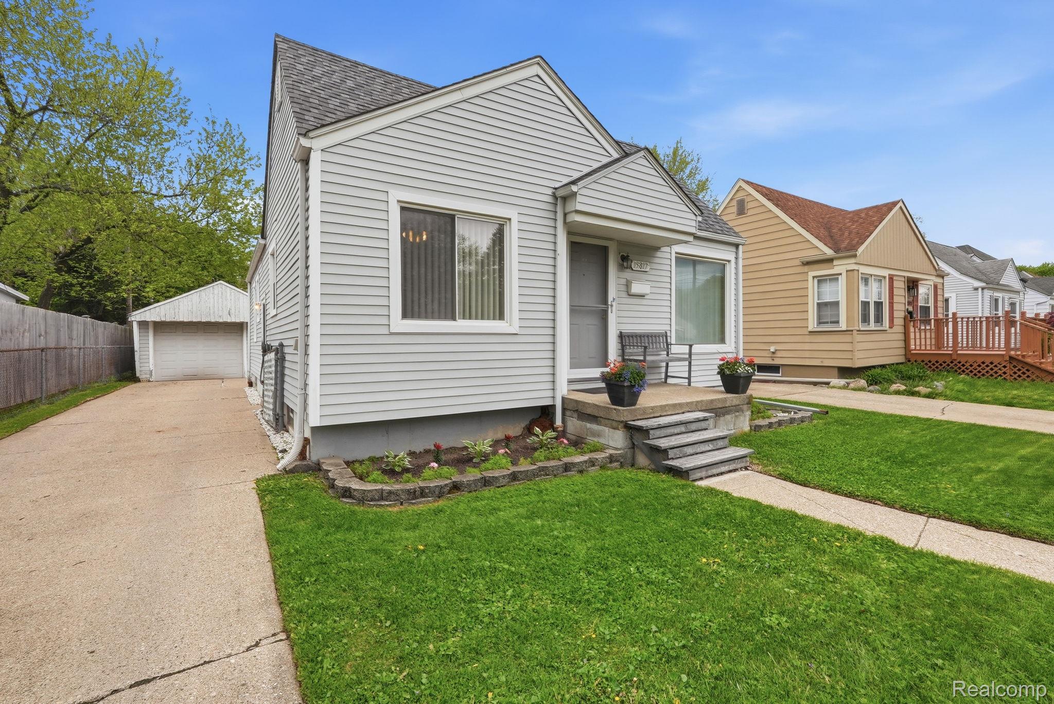 15817, Beech Daly, Redford, Michigan, 48239