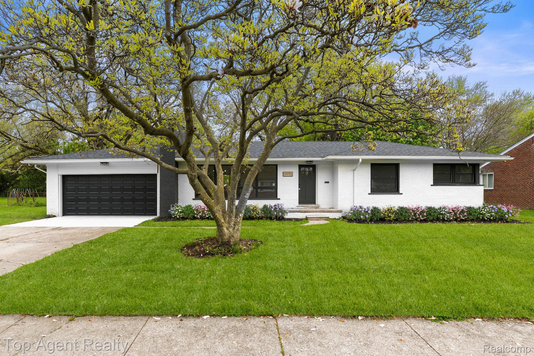19771, Old Homestead, Harper Woods, Michigan, 48225