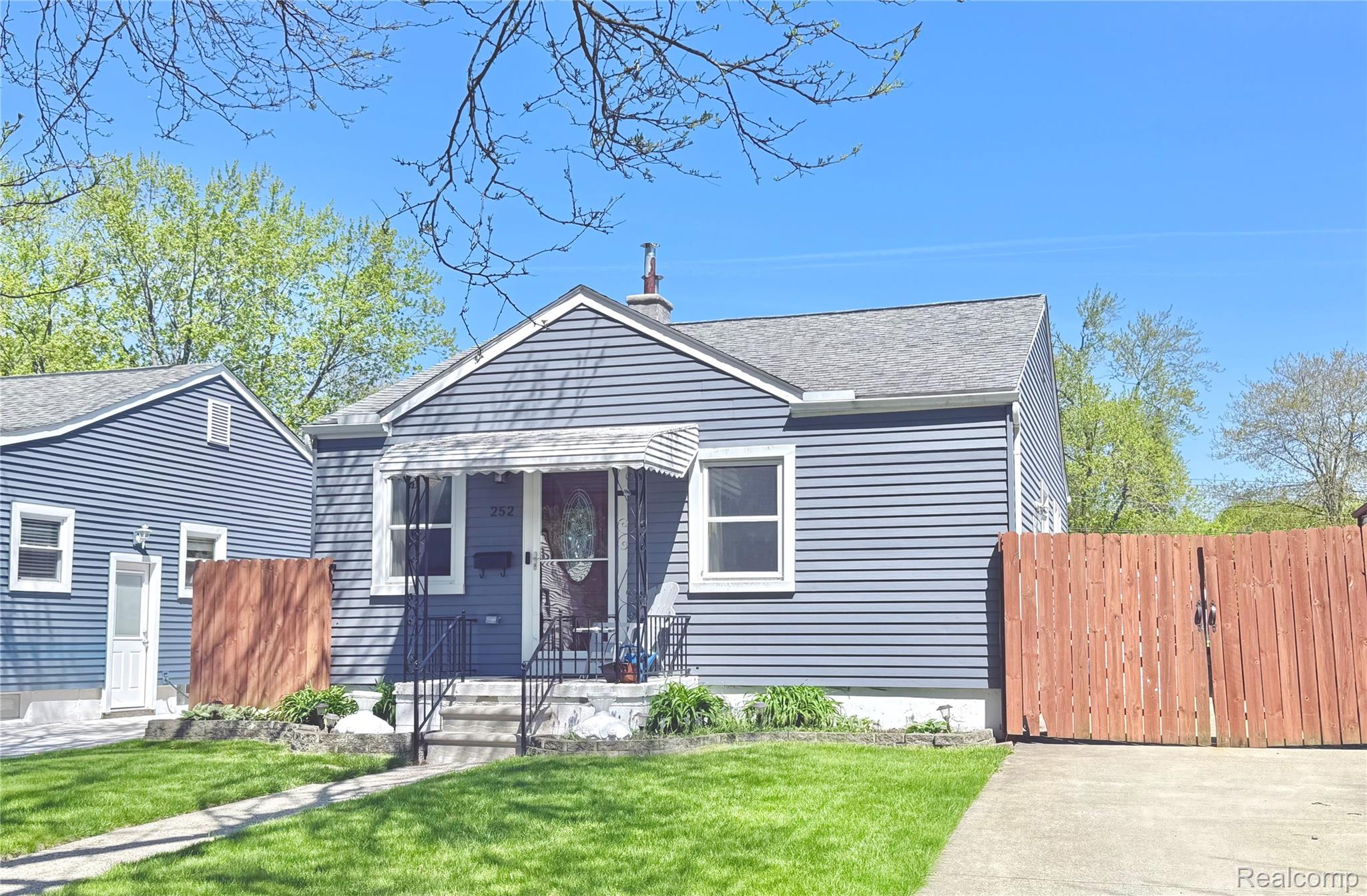252, Rutgers, Pontiac, Michigan, 48340