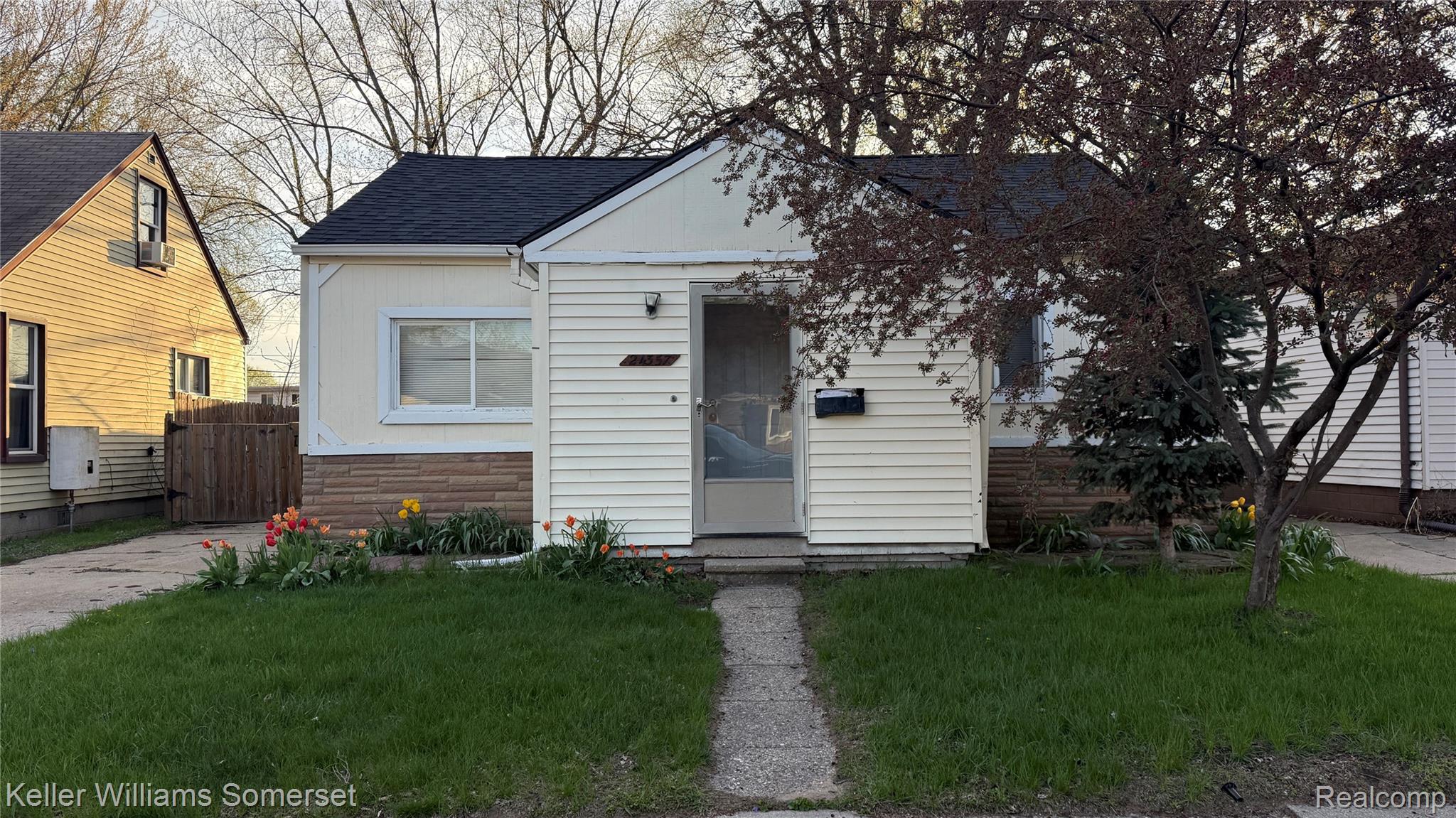 24357, LAUREN, Warren, Michigan, 48089