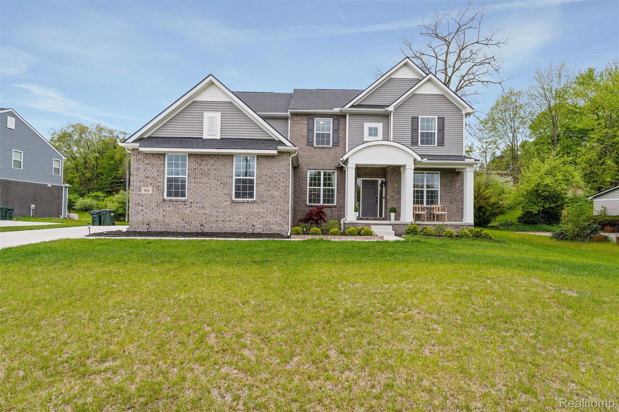 908, Livernois, Rochester Hills, Michigan, 48307