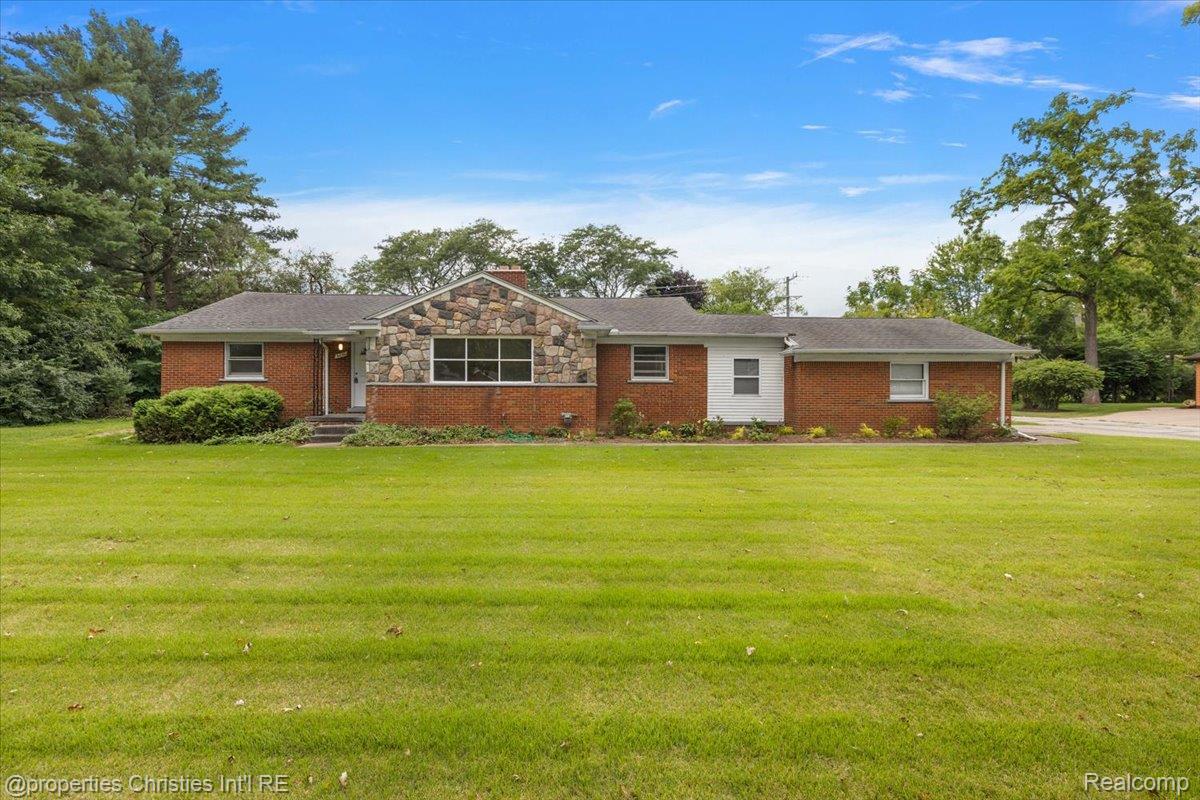 6030, Lahser, Bloomfield, Michigan, 48301