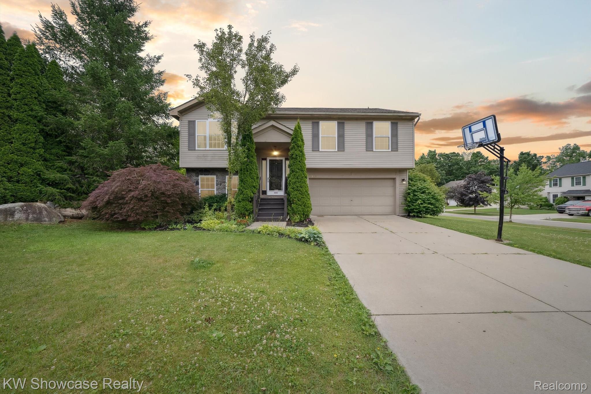 2738, Birchwood, Waterford, Michigan, 48329