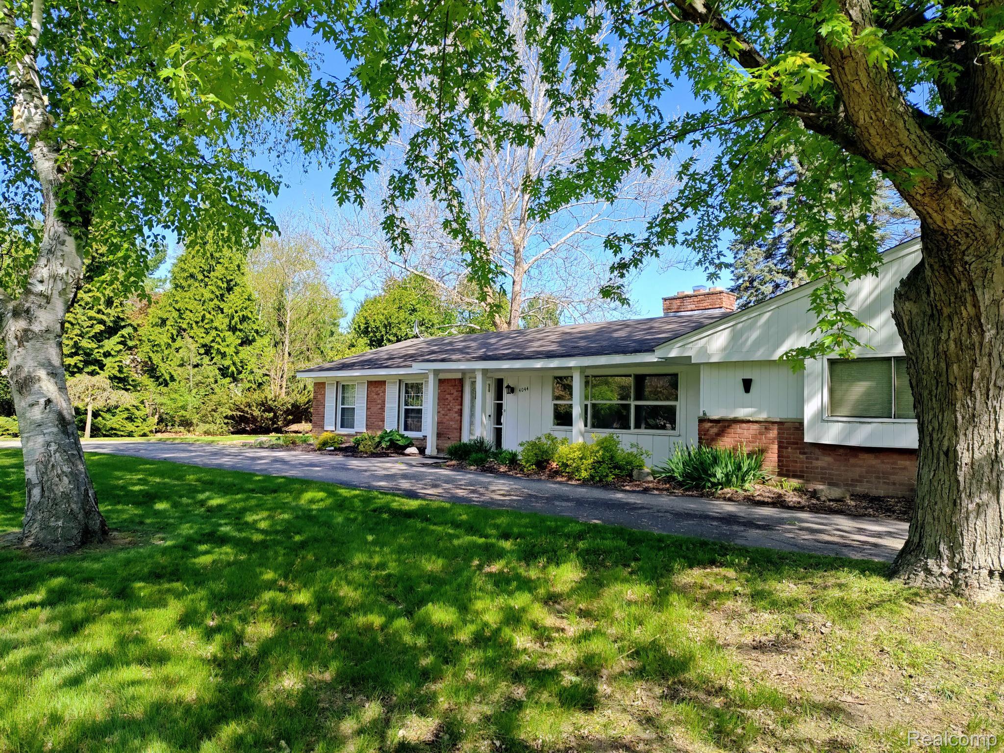 4044, Country Club, Bloomfield Hills, Michigan, 48301