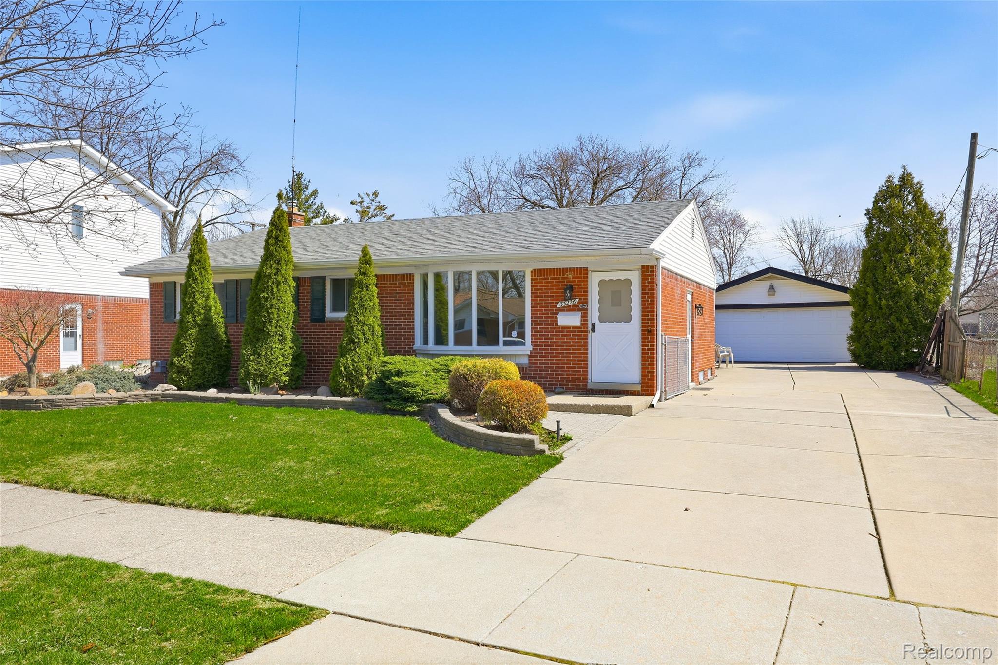 33226, Vista, Fraser, Michigan, 48026