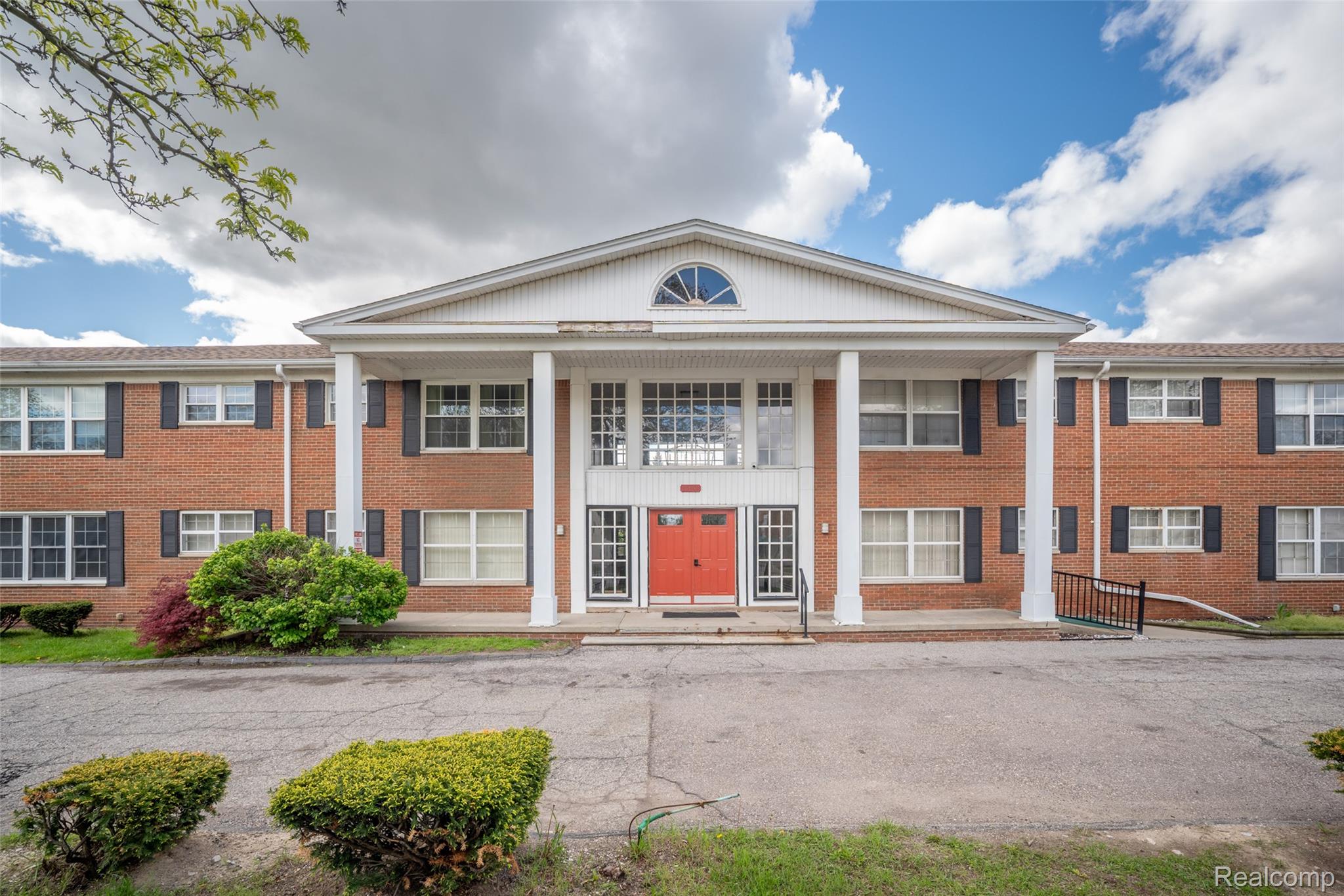 25301, 5 Mile, #227, Redford, Michigan, 48239