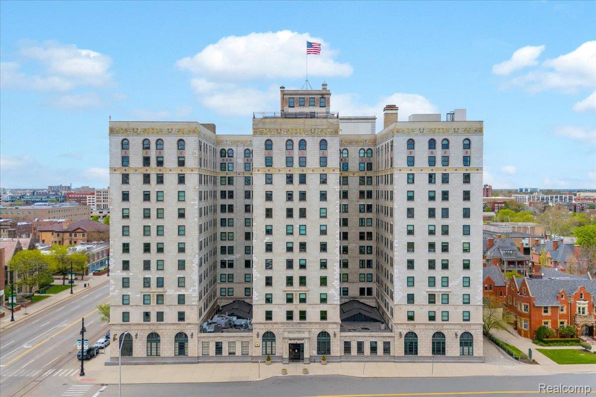 15, Kirby, #504, Detroit, Michigan, 48202