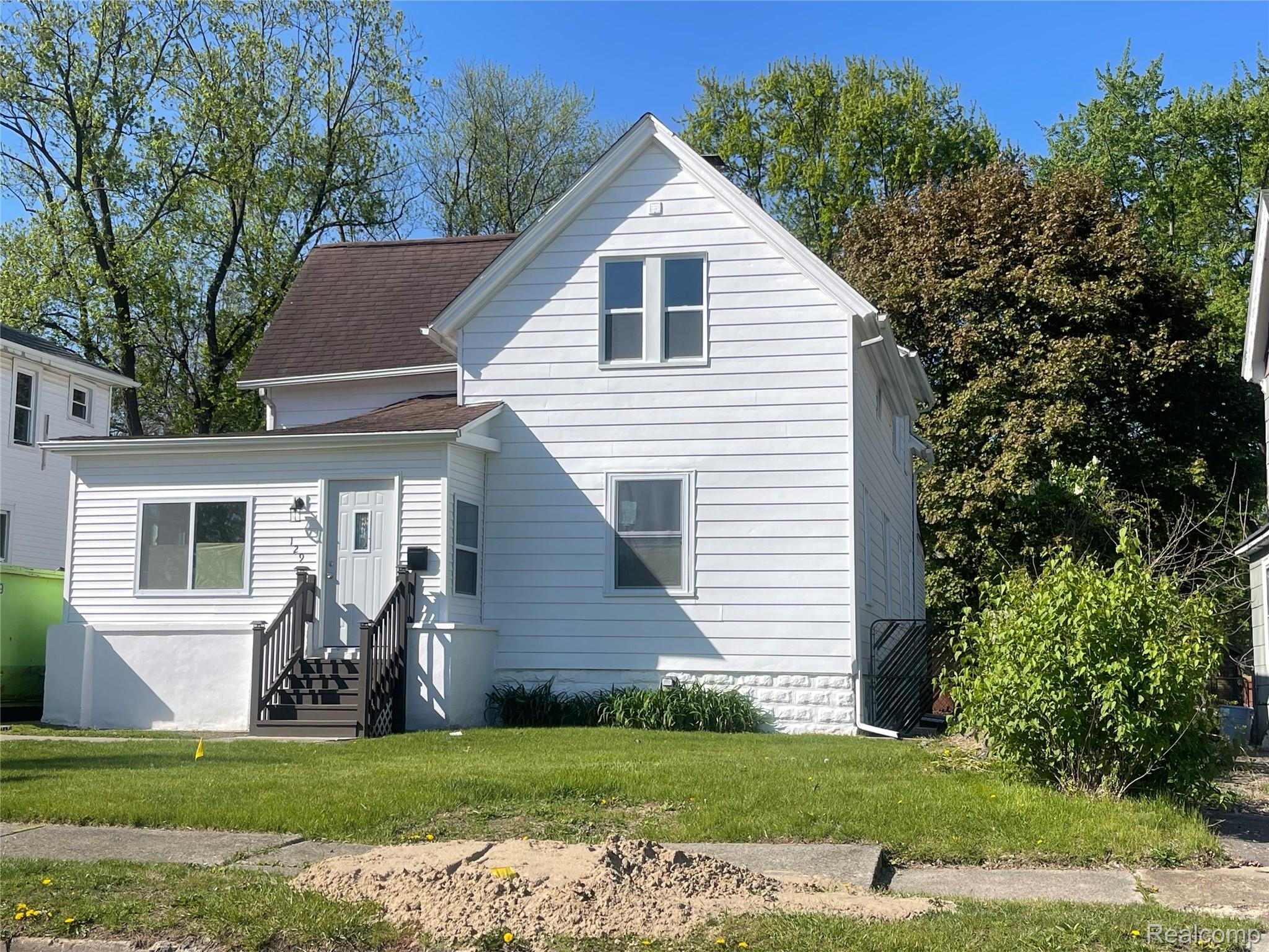 129, Norton, Pontiac, Michigan, 48341
