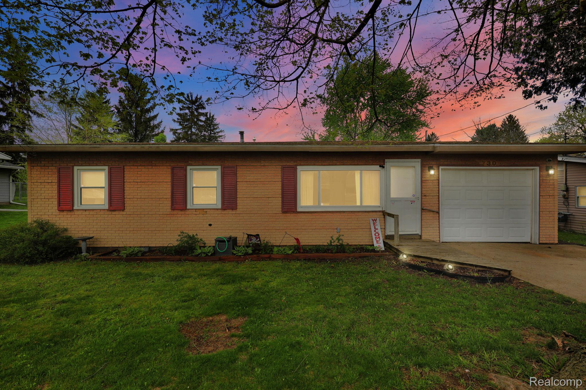 730, Cherry, Charlotte, Michigan, 48813