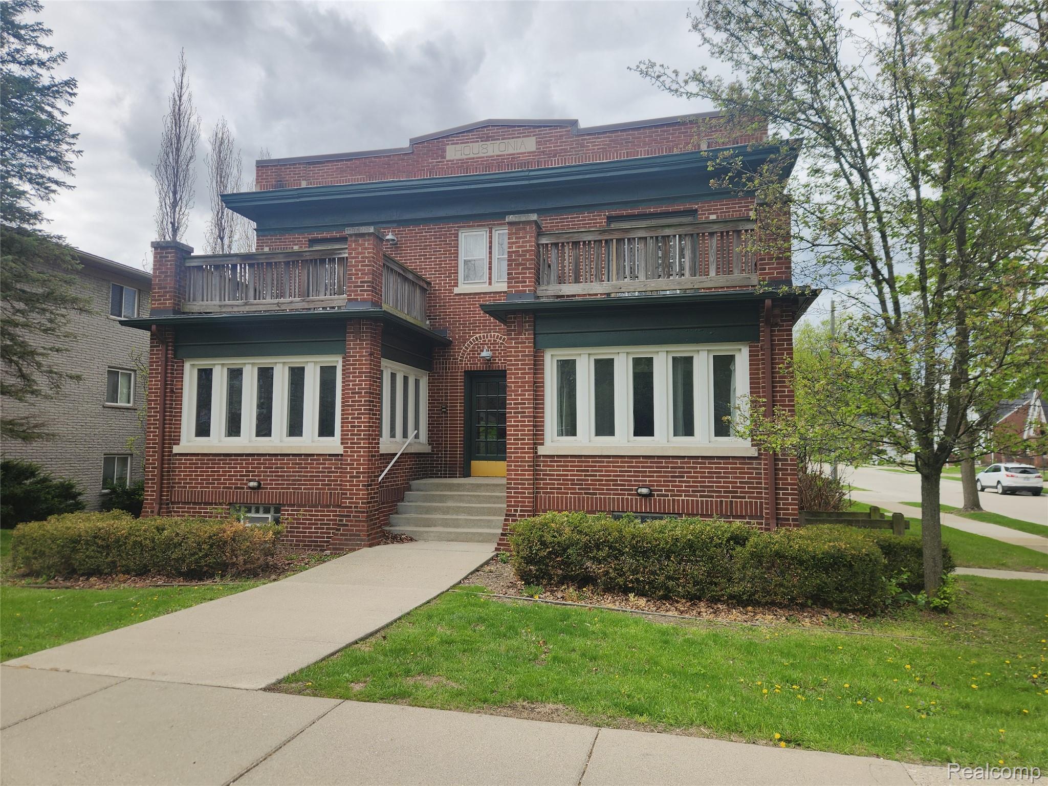 2041, Main, Royal Oak, Michigan, 48073