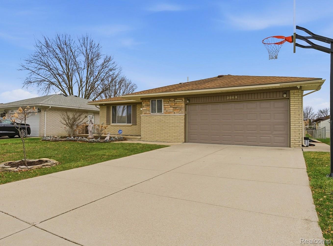 3064, Charity Dr, Sterling Heights, Michigan, 48310