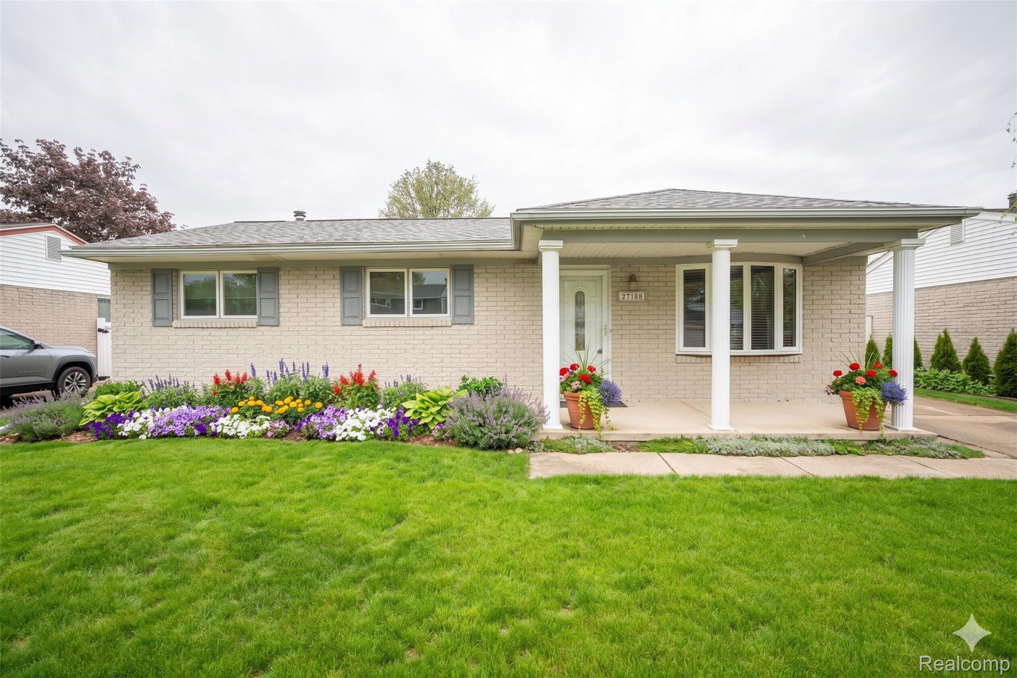 27188, Weddel, Brownstown, Michigan, 48183