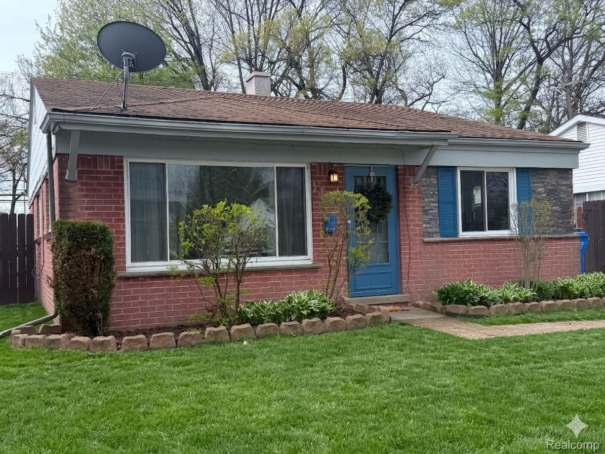 1128, Connie, Madison Heights, Michigan, 48071
