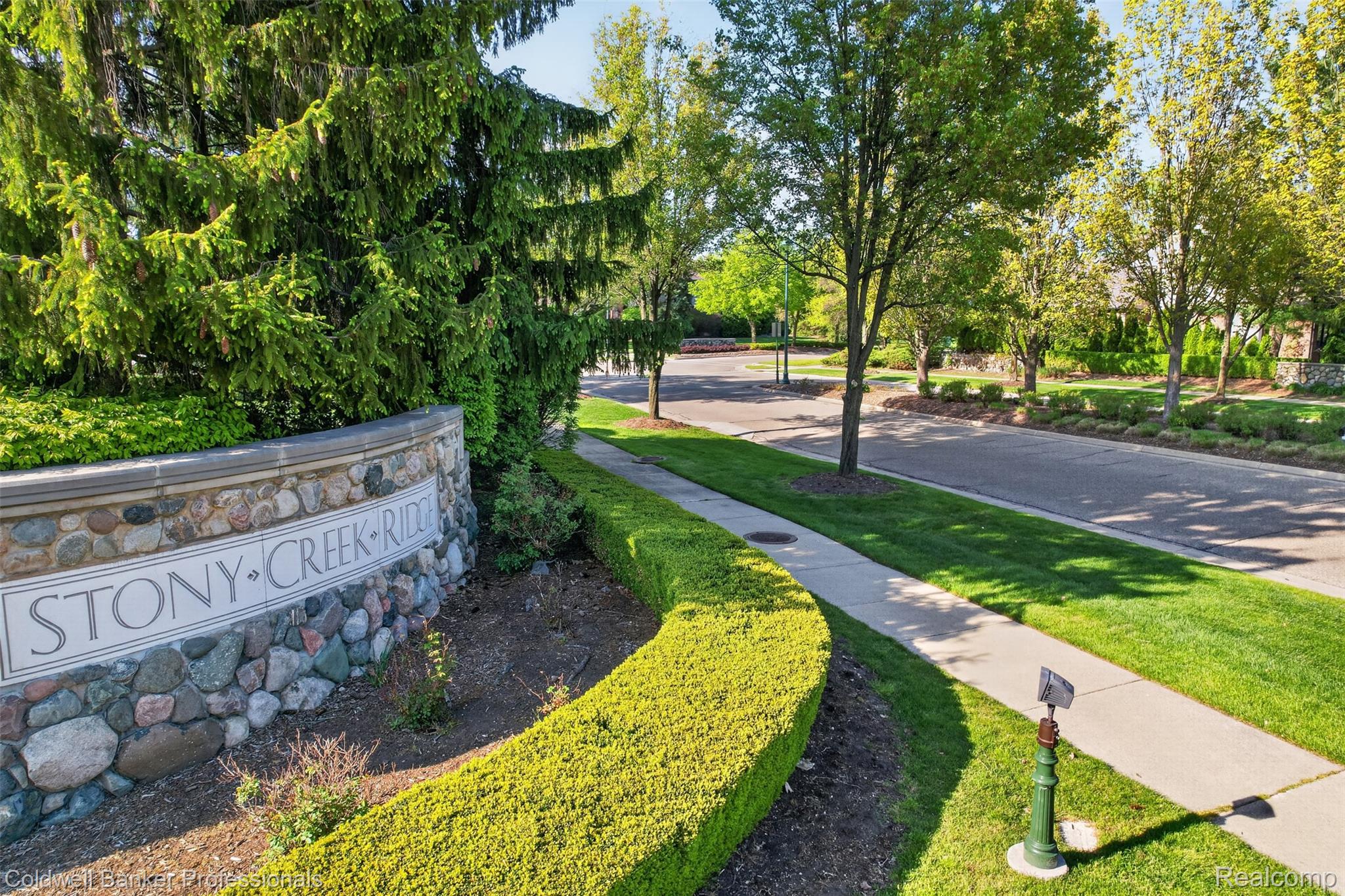 1357, Kentfield, Rochester, Michigan, 48307
