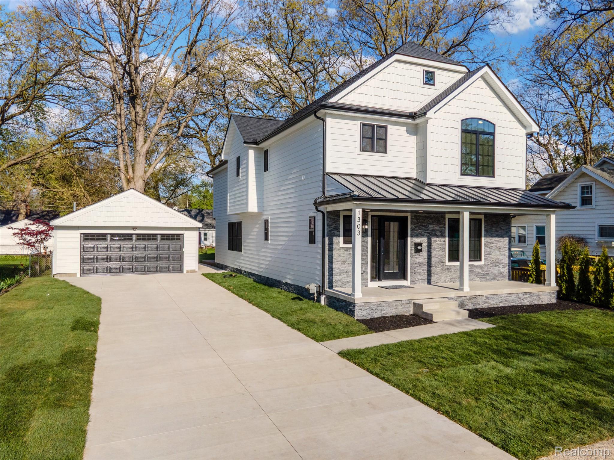 1303, Mohawk, Royal Oak, Michigan, 48067