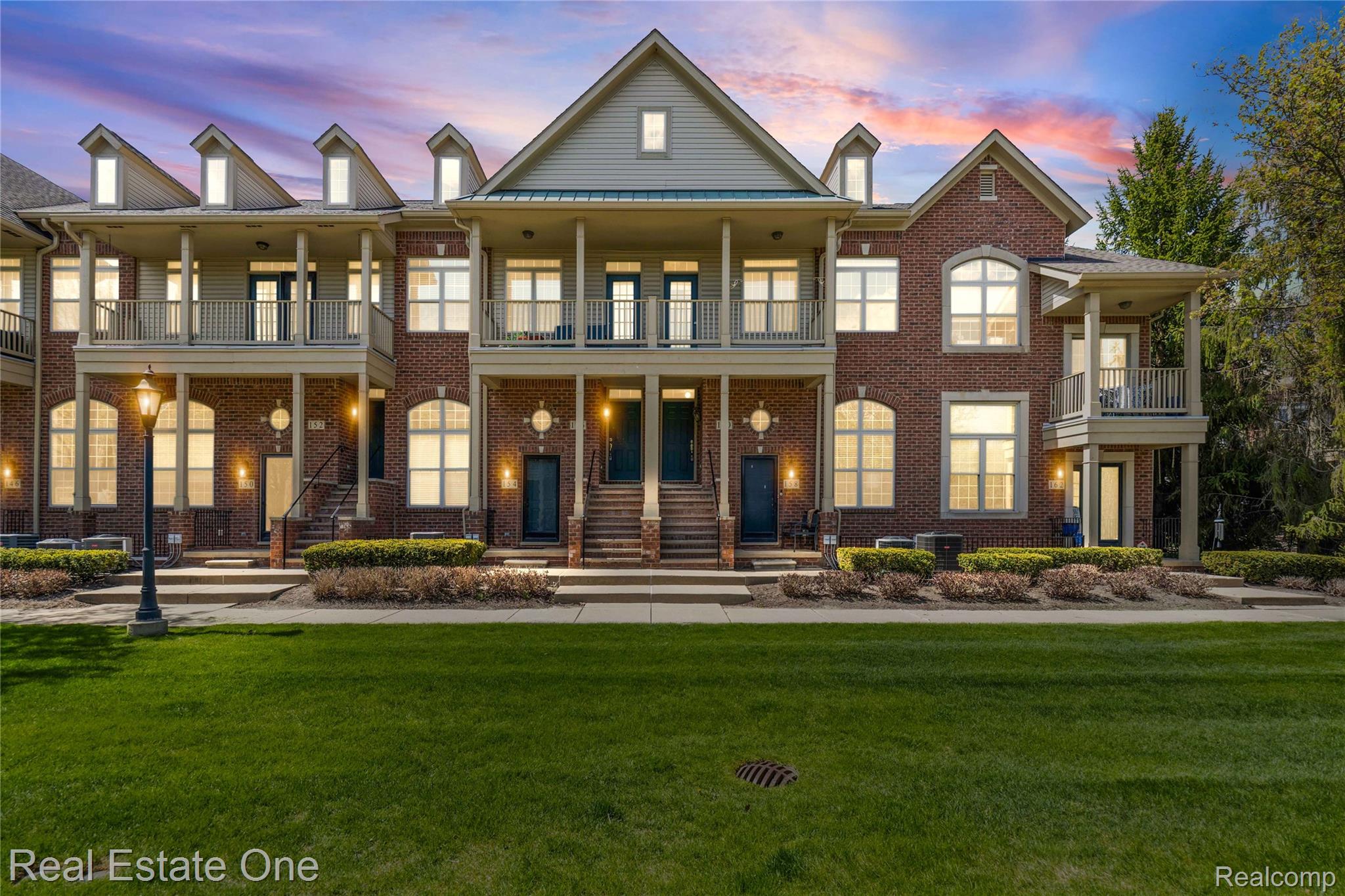 160, Sandy, Walled Lake, Michigan, 48390