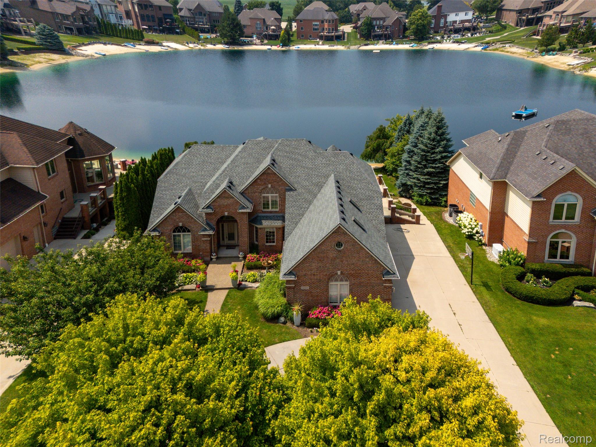52455, Indian Summer, Chesterfield, Michigan, 48051