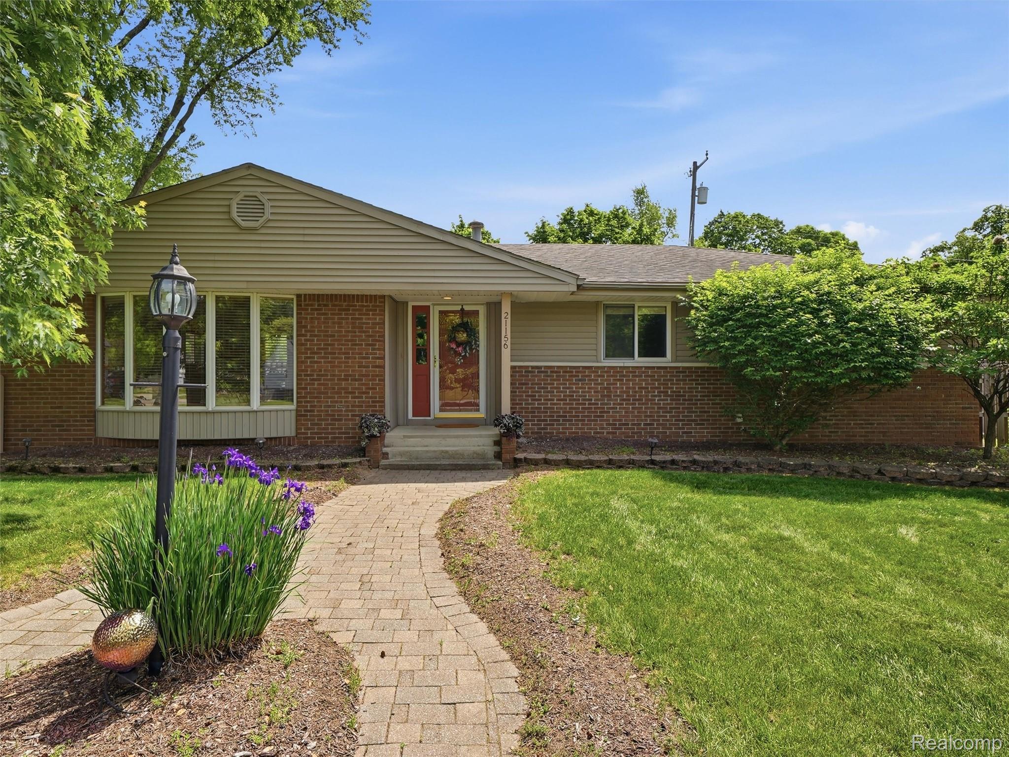 21156, Robinson, Farmington, Michigan, 48336