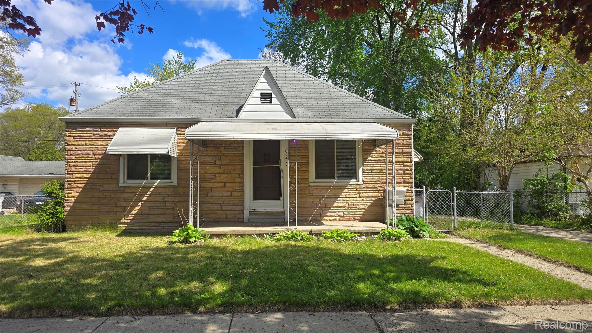 623, Elza, Hazel Park, Michigan, 48030
