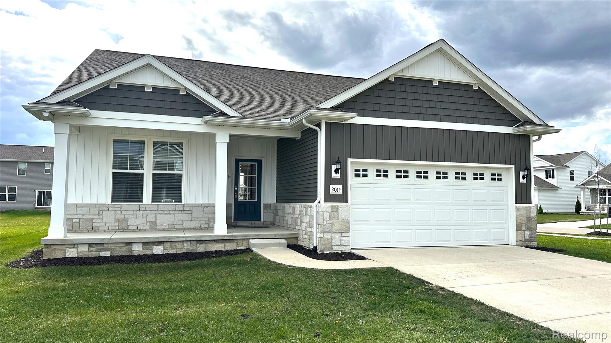 2014, SHALE, Howell, Michigan, 48843