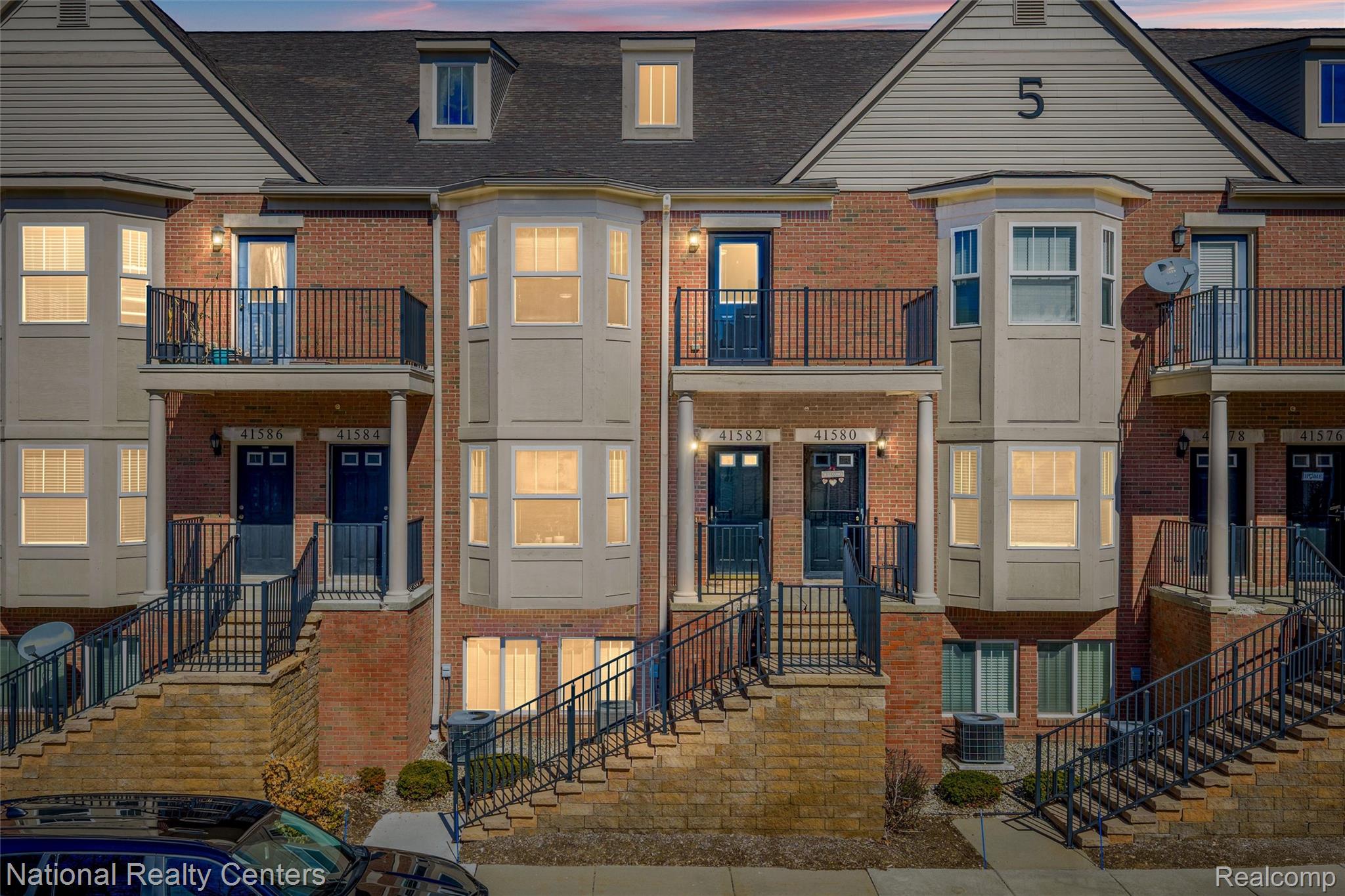 41582, Hamlet, #68, Novi, Michigan, 48375