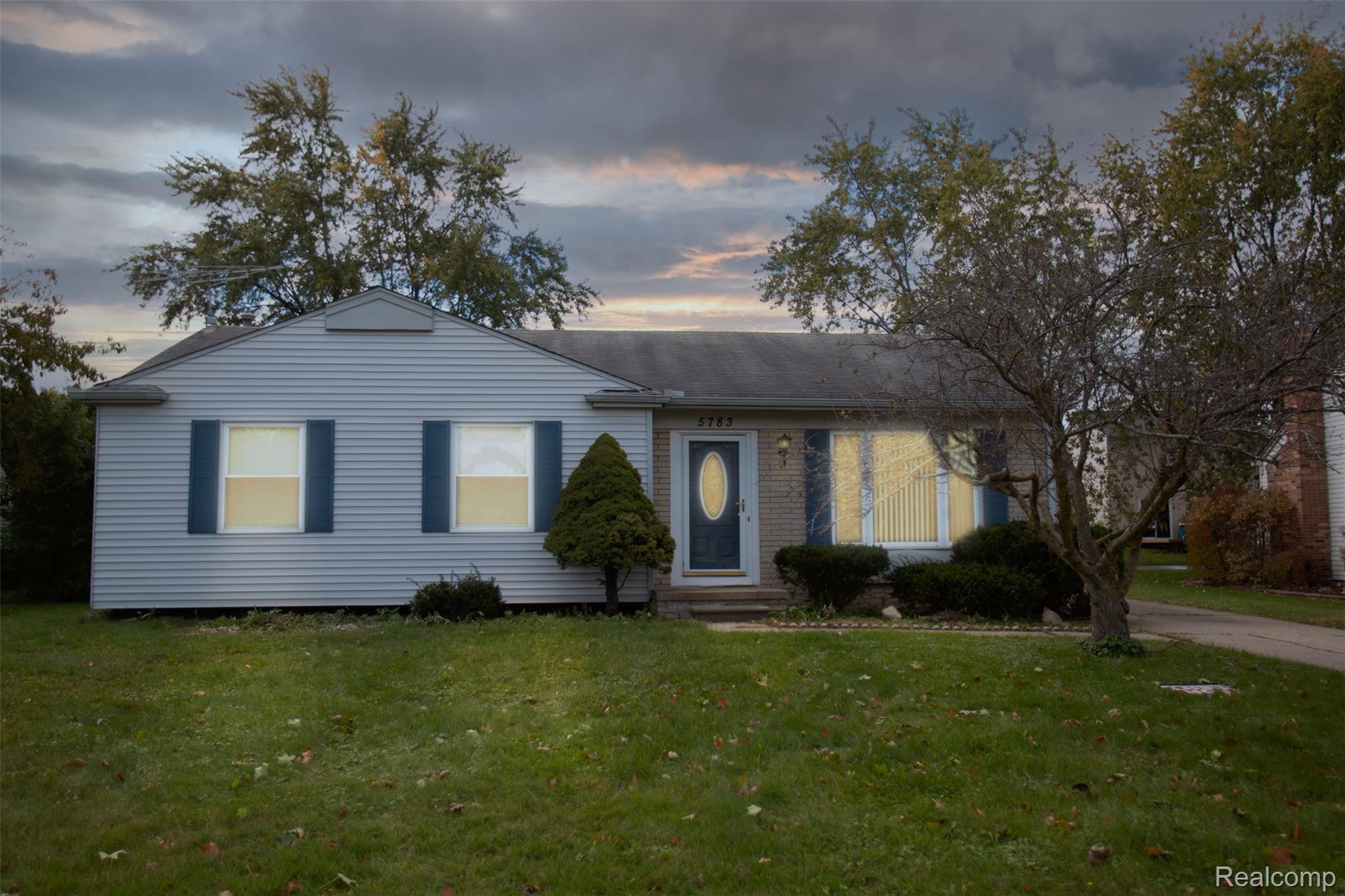5783, Williamsburg, Waterford, Michigan, 48327