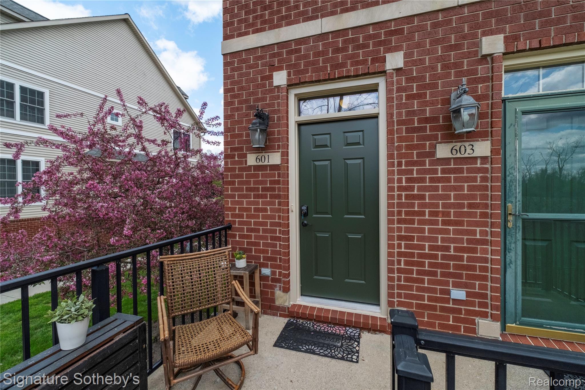 601, Village, Milford, Michigan, 48381