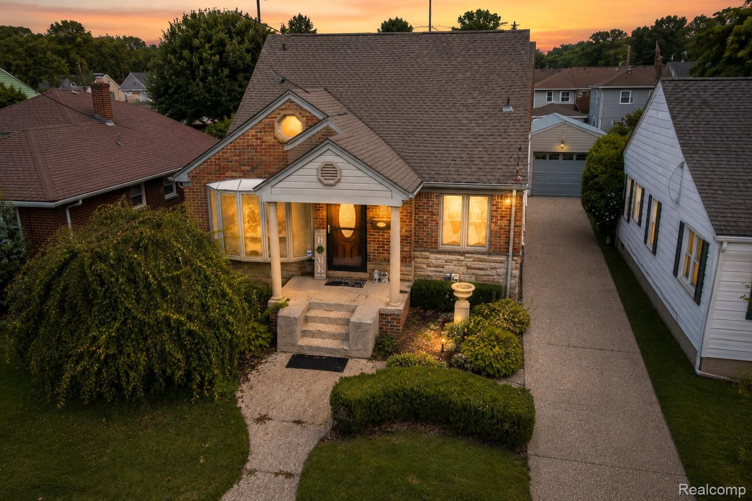 22501, Maple, St. Clair Shores, Michigan, 48081