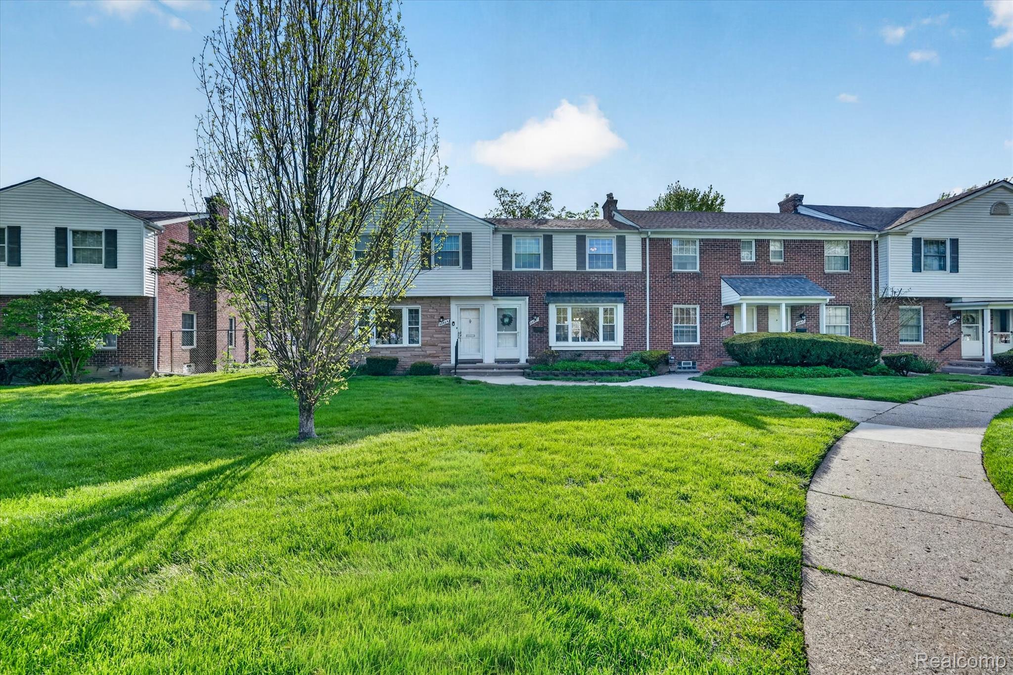 22927, Lakeshore, St. Clair Shores, Michigan, 48080