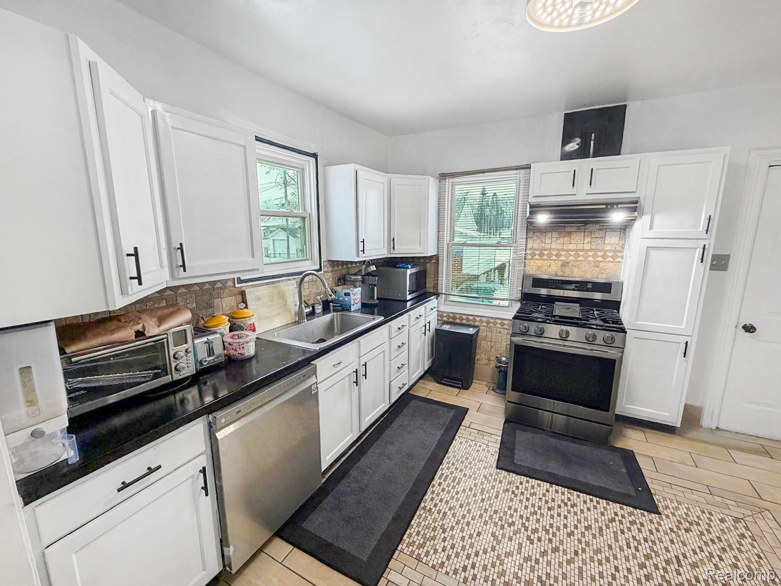 8805, Whitlock, Dearborn, Michigan, 48126