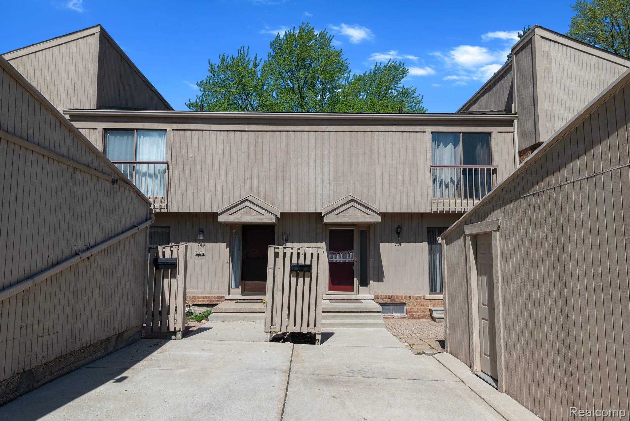 794, Oak Brook Ridge, Rochester Hills, Michigan, 48307