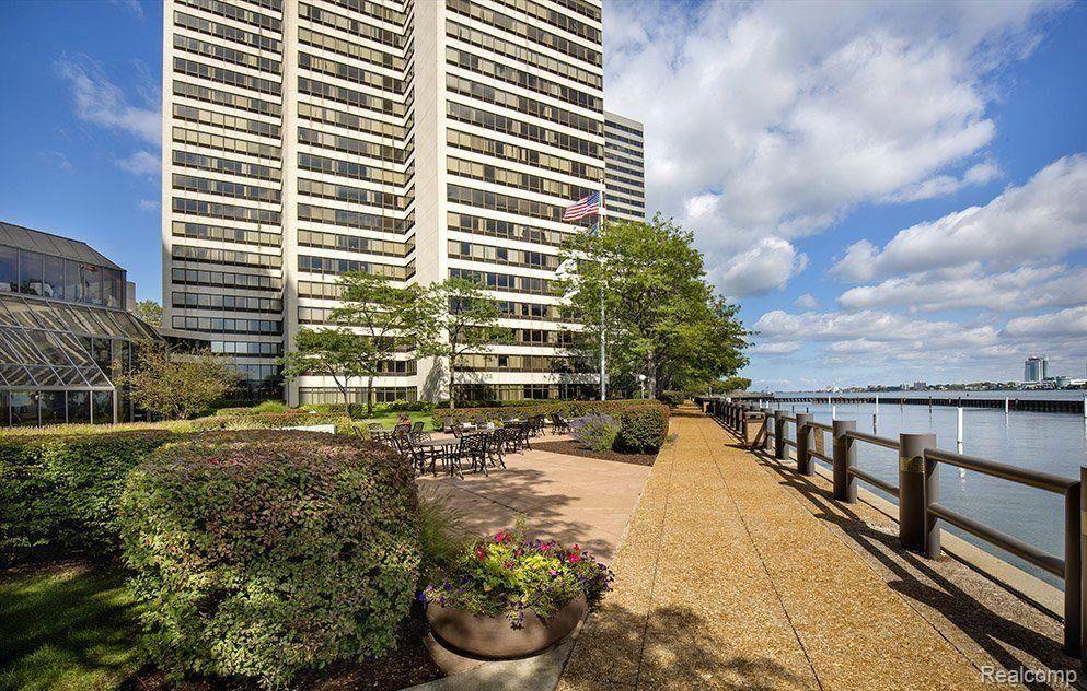 1001, JEFFERSON, #300-22I, Detroit, Michigan, 48226