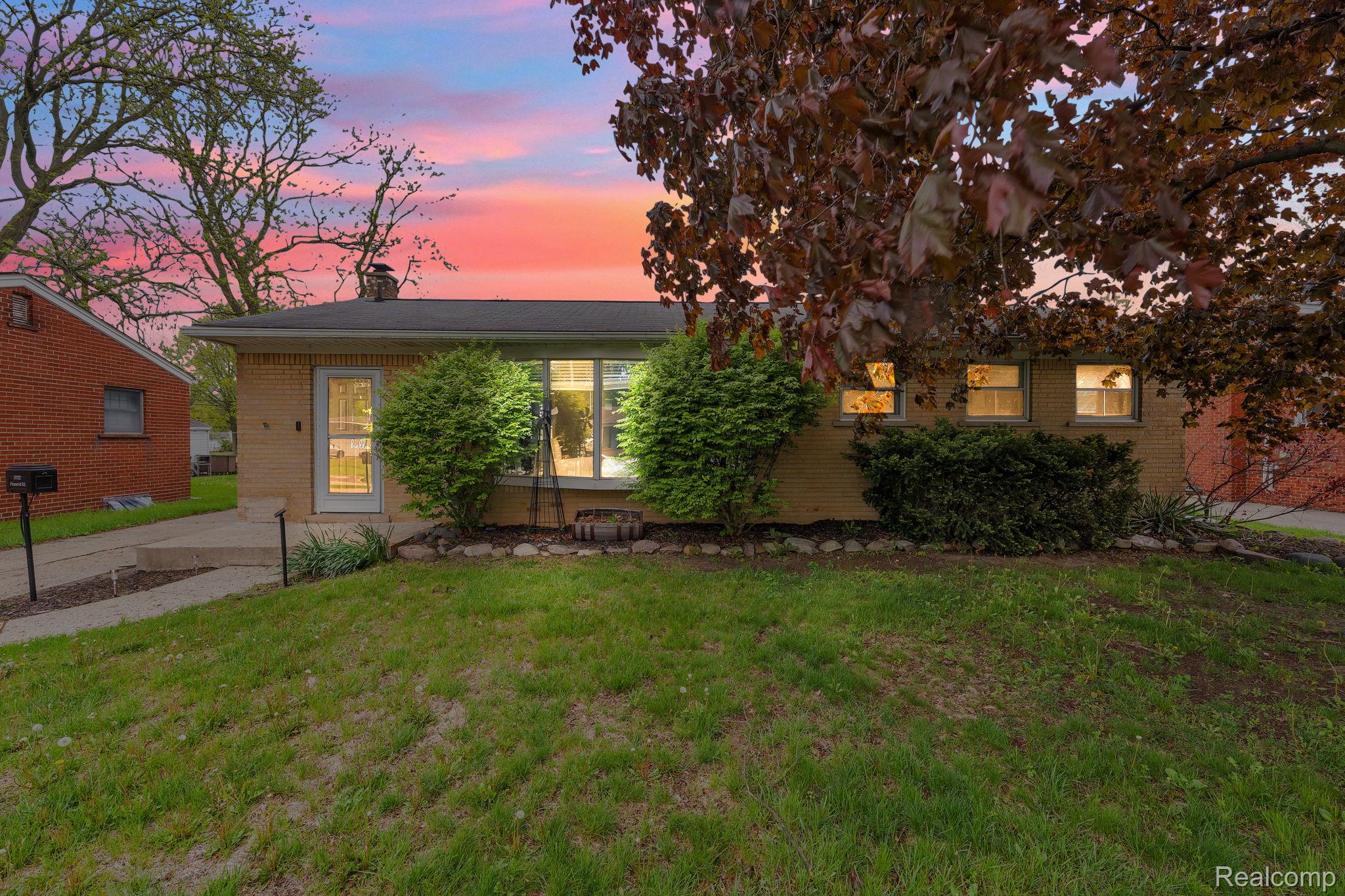 37022, Pinewood, Wayne, Michigan, 48184